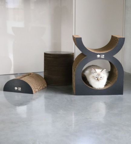 D&D Home I Love Happy Cats Faye Cardboard Scratcher Playground Set