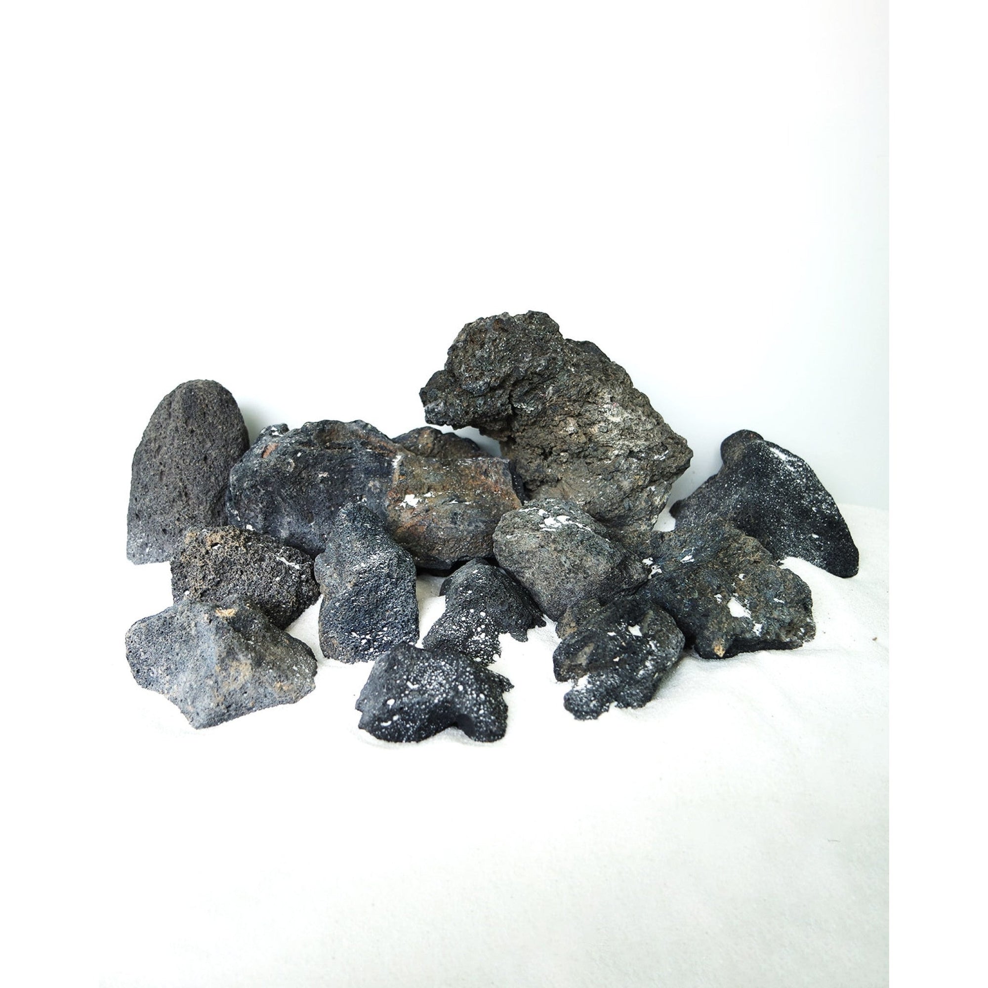Magic Volcano Rock/Black Small, 12-18 cm / box
